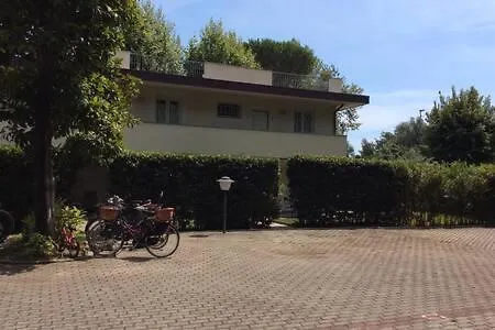 بيتراسانتا Residence Apuamare